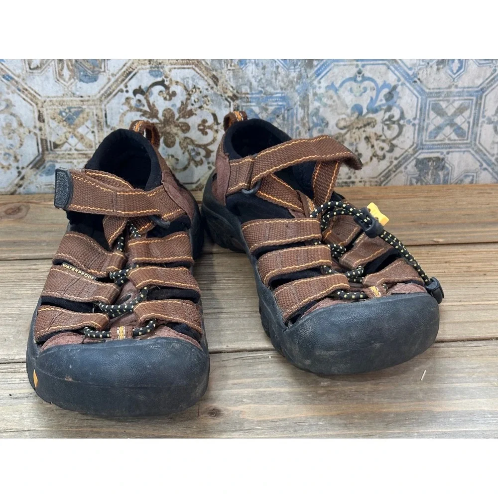 Keen Newport H2 Waterproof Hiking Sandals Kids Size 13 Brown